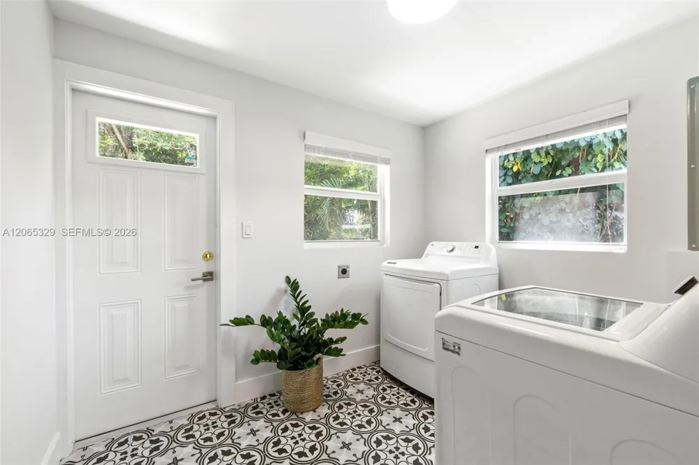 7121 SW 63rd Ave South Miami, FL 33143