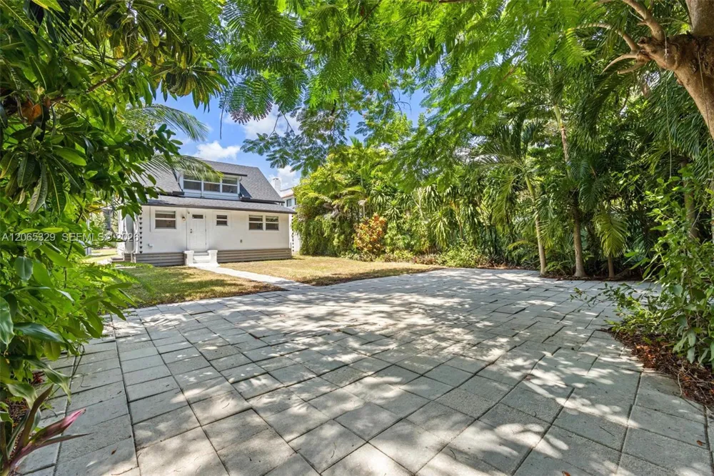 7121 SW 63rd Ave South Miami, FL 33143