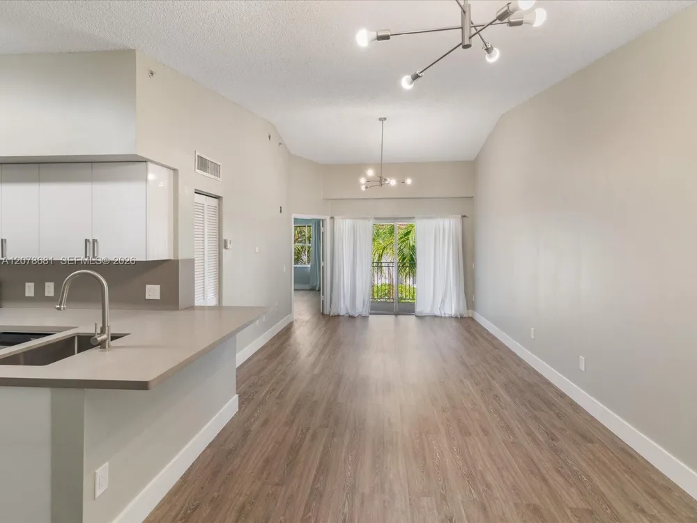 155 NW 96th Ter #2-303 Pembroke Pines, FL 33024