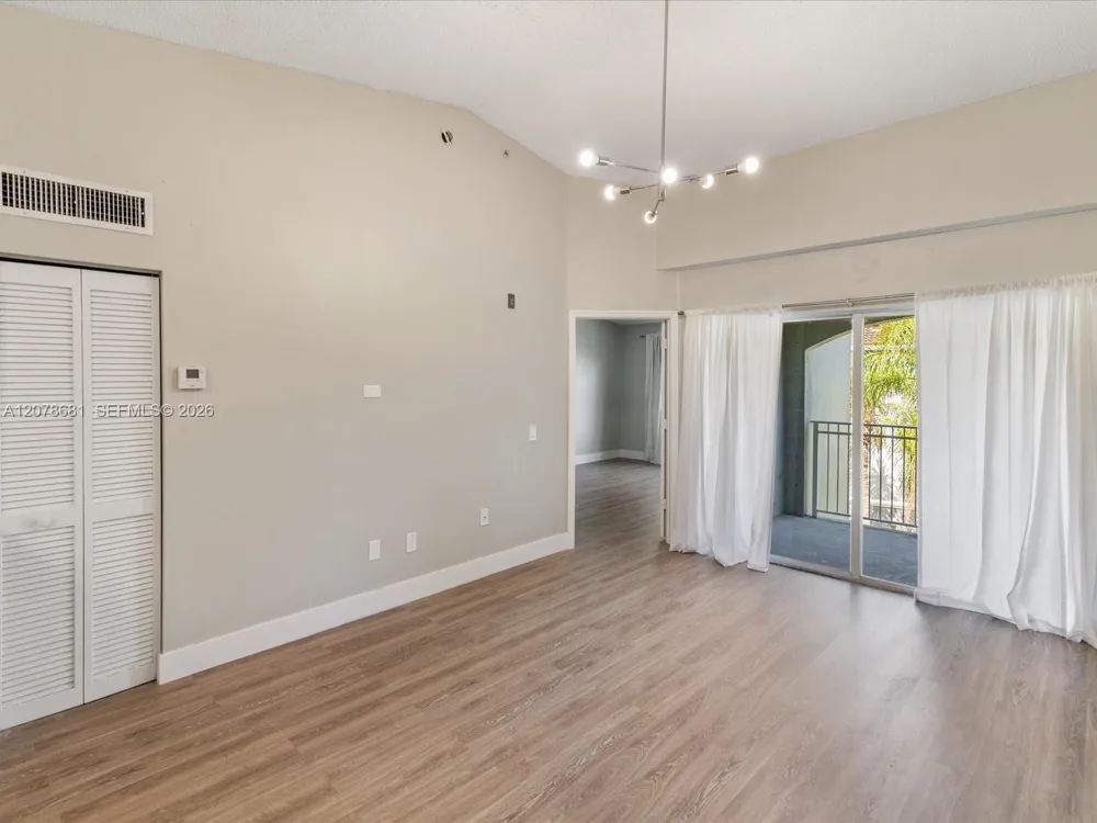 155 NW 96th Ter #2-303 Pembroke Pines, FL 33024