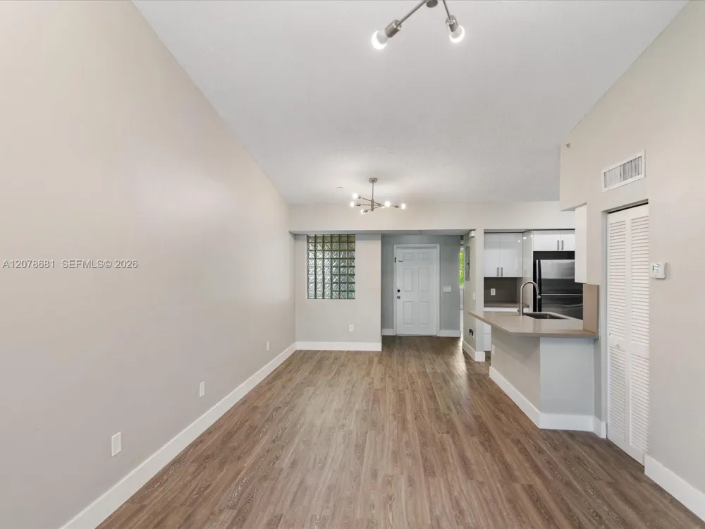 155 NW 96th Ter #2-303 Pembroke Pines, FL 33024