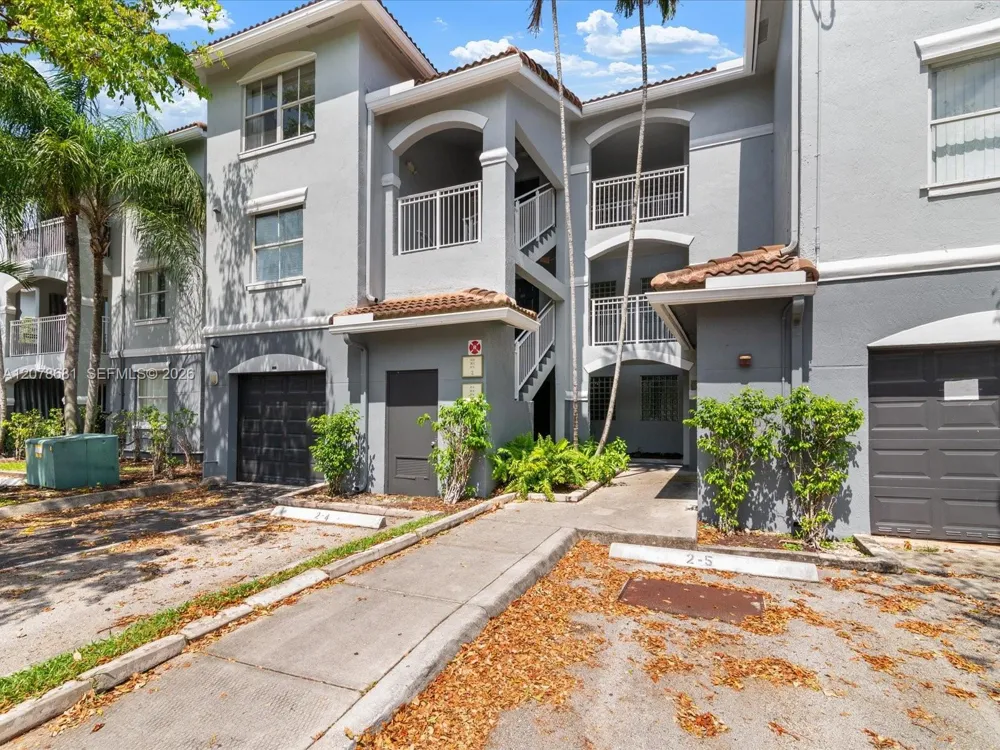 155 NW 96th Ter #2-303 Pembroke Pines, FL 33024