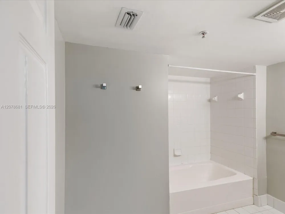 155 NW 96th Ter #2-303 Pembroke Pines, FL 33024