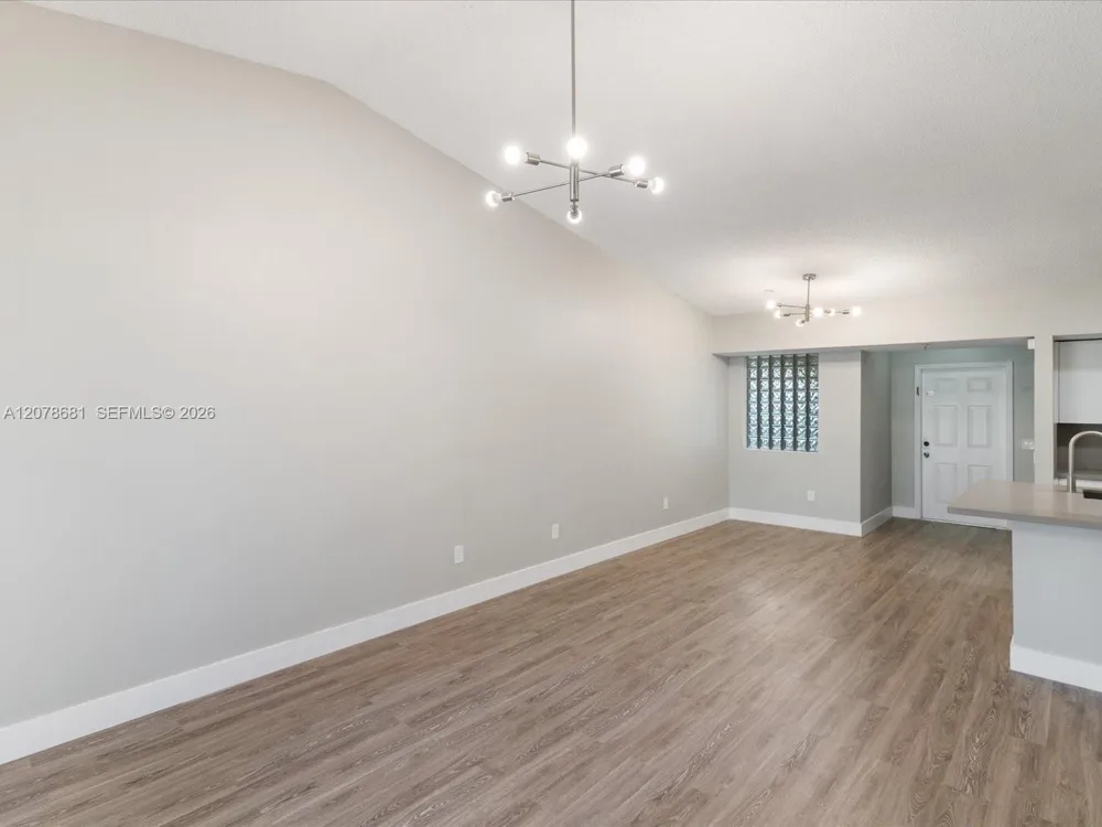 155 NW 96th Ter #2-303 Pembroke Pines, FL 33024
