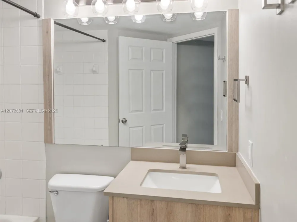 155 NW 96th Ter #2-303 Pembroke Pines, FL 33024