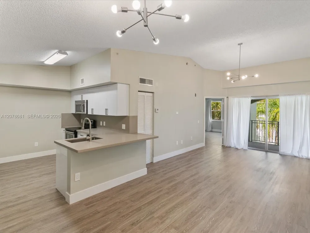 155 NW 96th Ter #2-303 Pembroke Pines, FL 33024