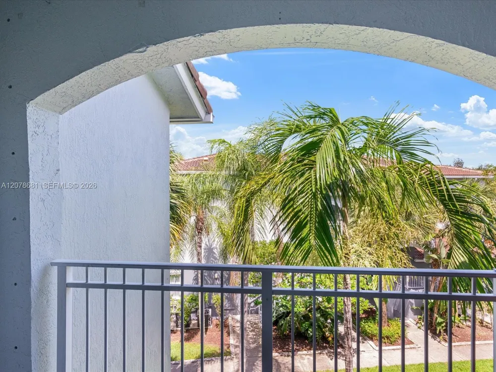 155 NW 96th Ter #2-303 Pembroke Pines, FL 33024