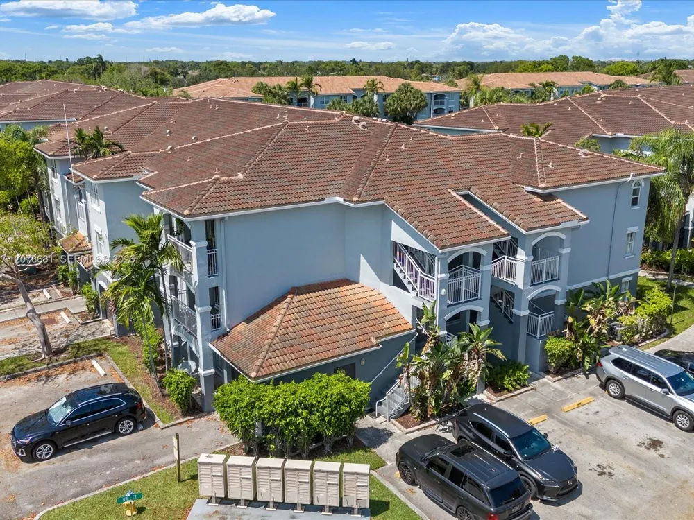 155 NW 96th Ter #2-303 Pembroke Pines, FL 33024