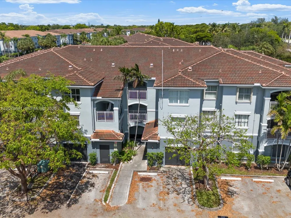 155 NW 96th Ter #2-303 Pembroke Pines, FL 33024