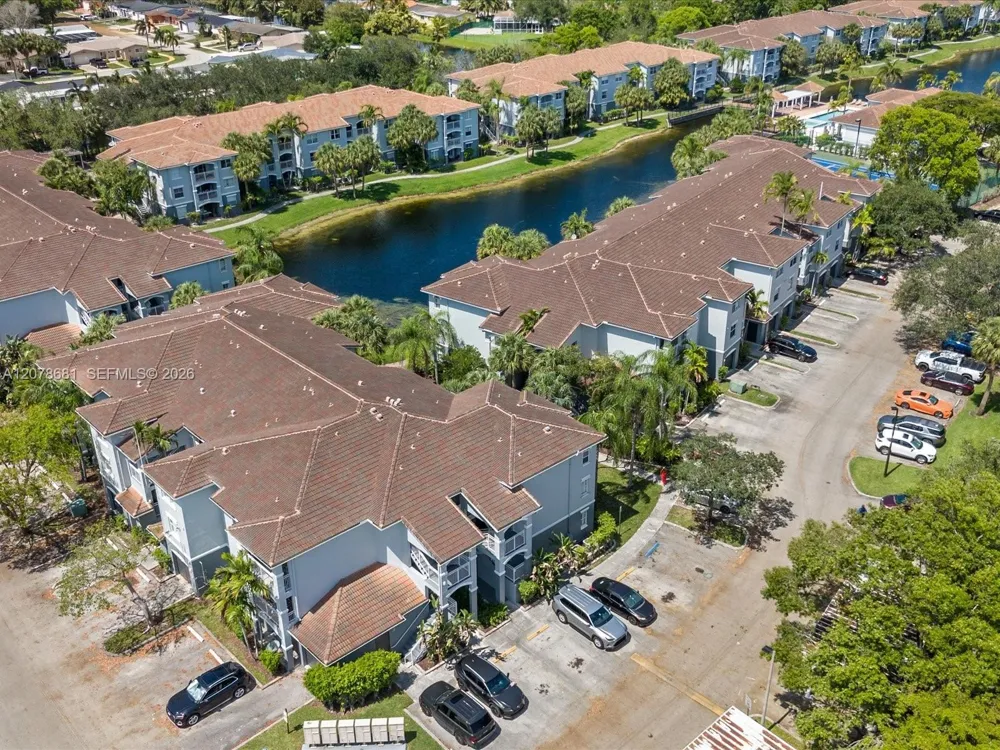 155 NW 96th Ter #2-303 Pembroke Pines, FL 33024