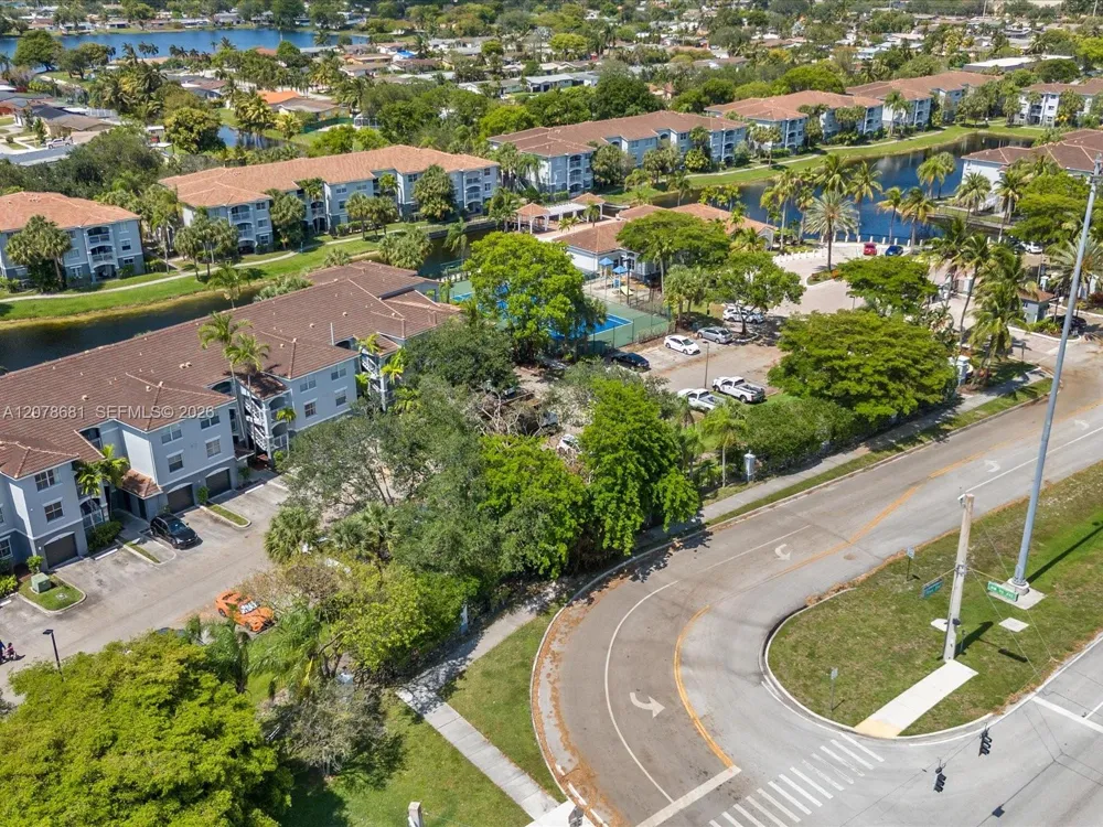 155 NW 96th Ter #2-303 Pembroke Pines, FL 33024