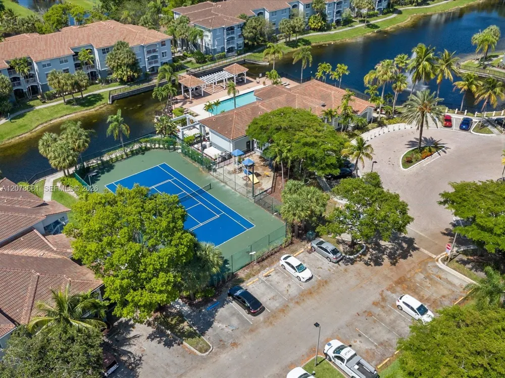 155 NW 96th Ter #2-303 Pembroke Pines, FL 33024