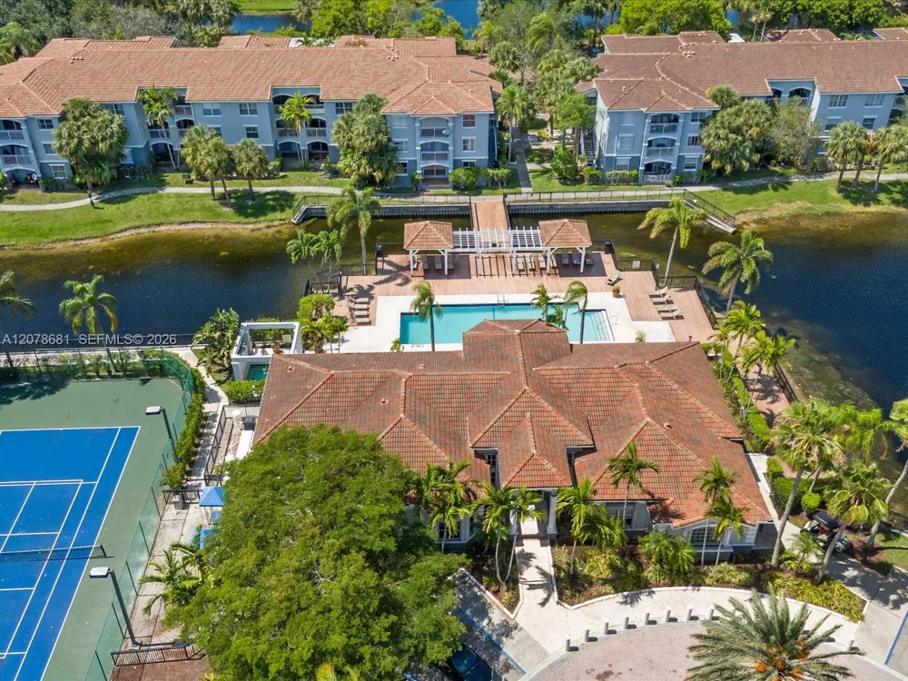 155 NW 96th Ter #2-303 Pembroke Pines, FL 33024