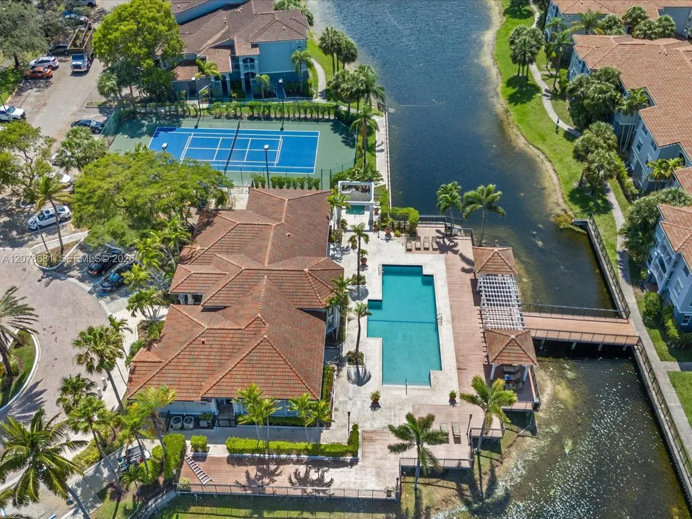 155 NW 96th Ter #2-303 Pembroke Pines, FL 33024