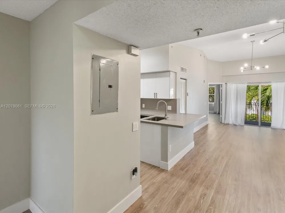 155 NW 96th Ter #2-303 Pembroke Pines, FL 33024