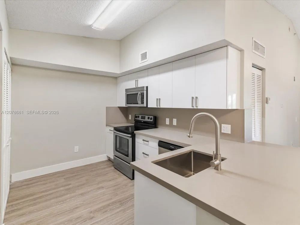 155 NW 96th Ter #2-303 Pembroke Pines, FL 33024