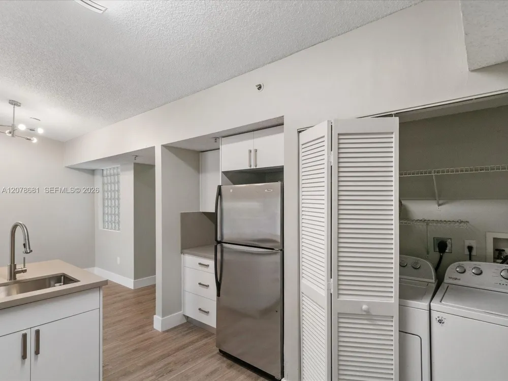 155 NW 96th Ter #2-303 Pembroke Pines, FL 33024