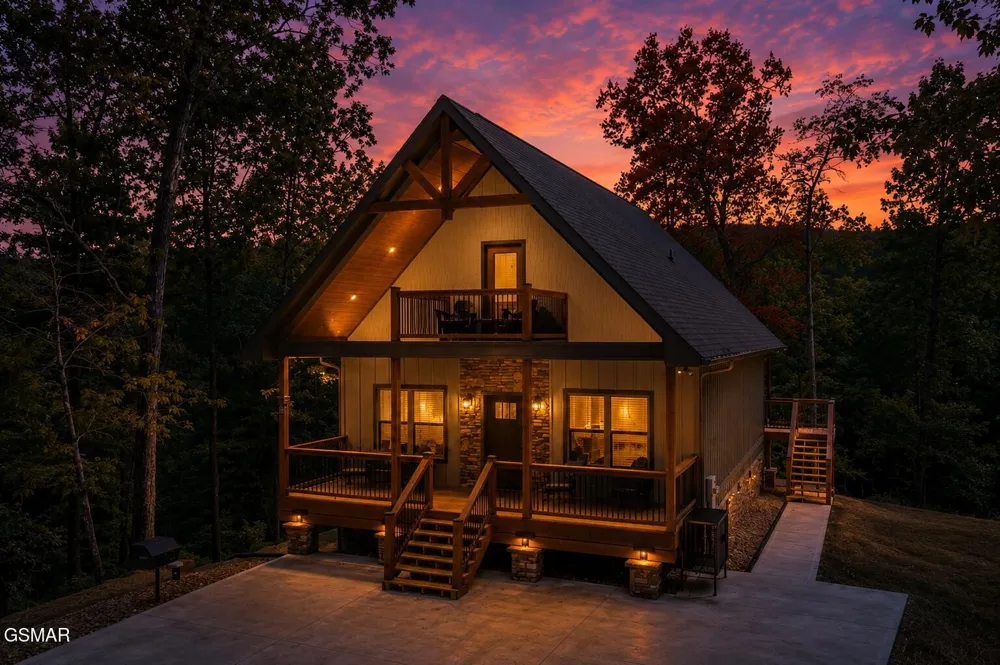 1756 Stinnett Road Sevierville, TN 37876