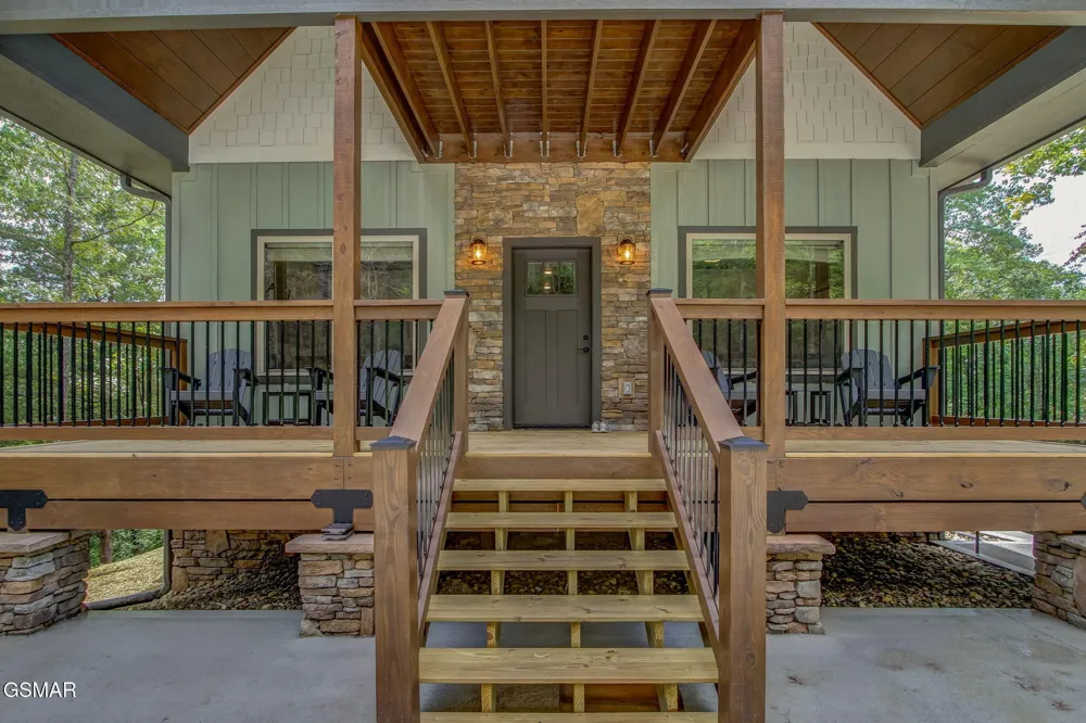1756 Stinnett Road Sevierville, TN 37876