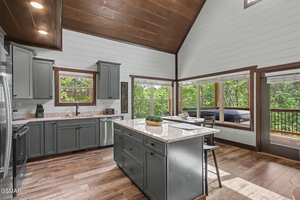 1756 Stinnett Road Sevierville, TN 37876