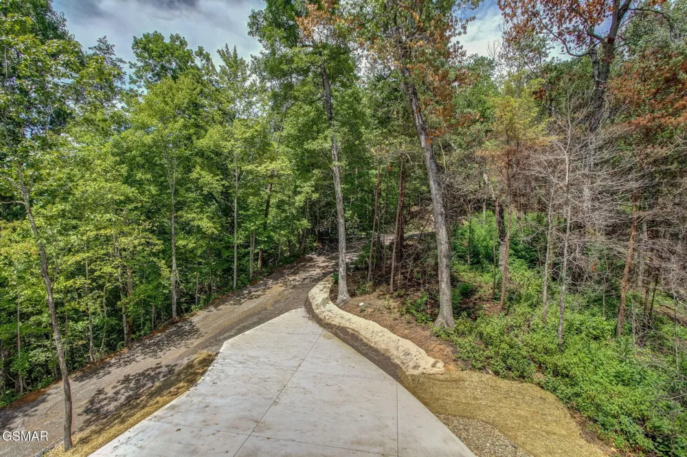 1756 Stinnett Road Sevierville, TN 37876