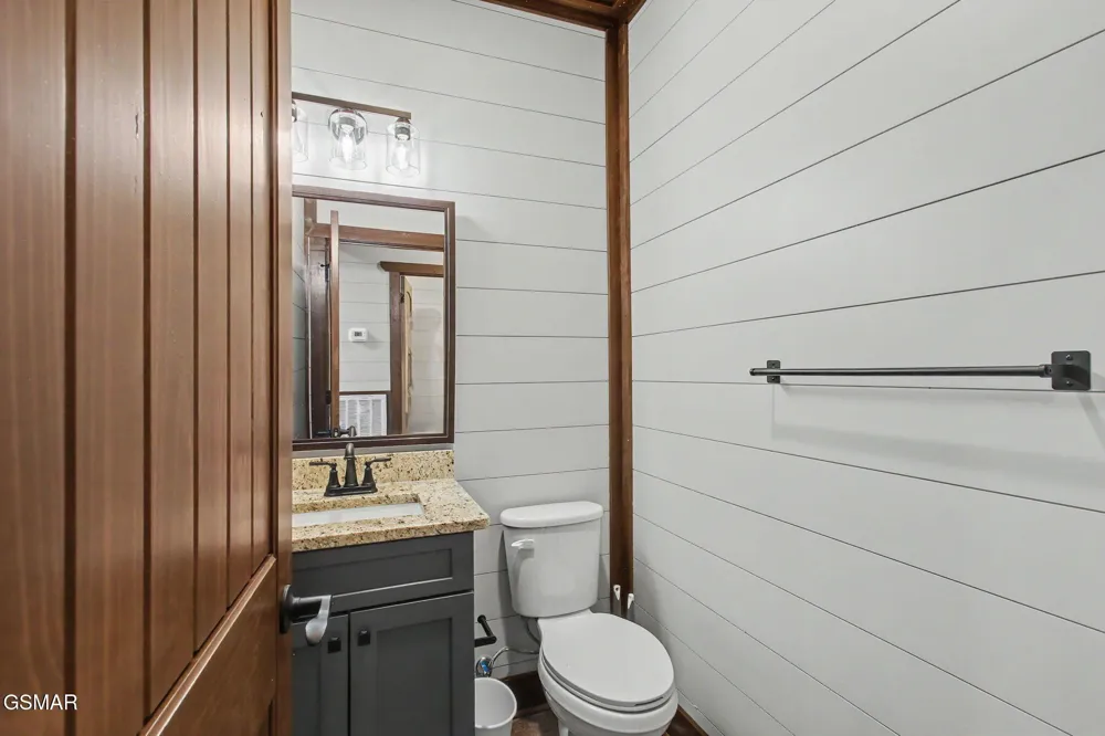 1756 Stinnett Road Sevierville, TN 37876