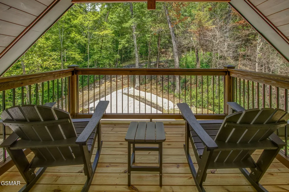1756 Stinnett Road Sevierville, TN 37876