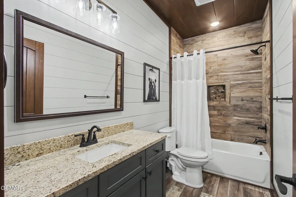 1756 Stinnett Road Sevierville, TN 37876