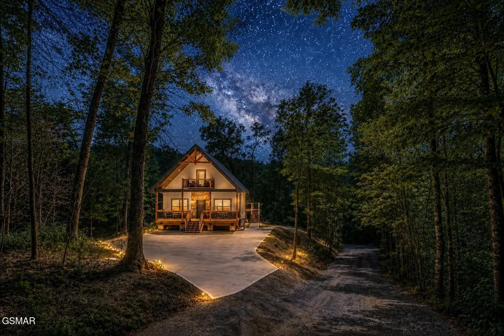 1756 Stinnett Road Sevierville, TN 37876
