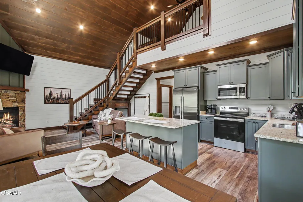 1756 Stinnett Road Sevierville, TN 37876