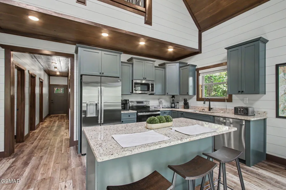 1756 Stinnett Road Sevierville, TN 37876