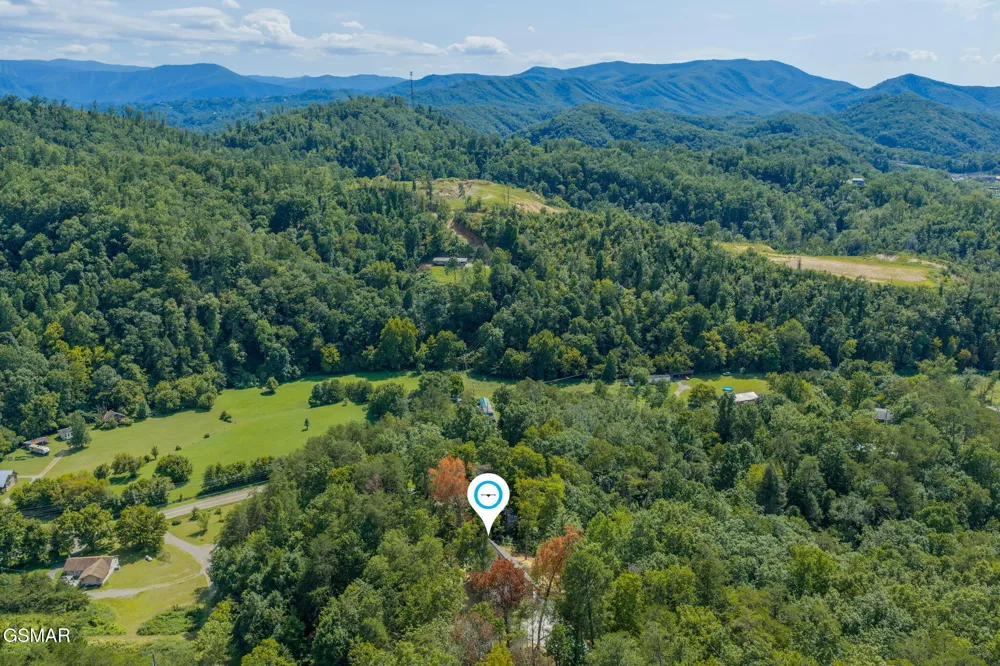 1756 Stinnett Road Sevierville, TN 37876