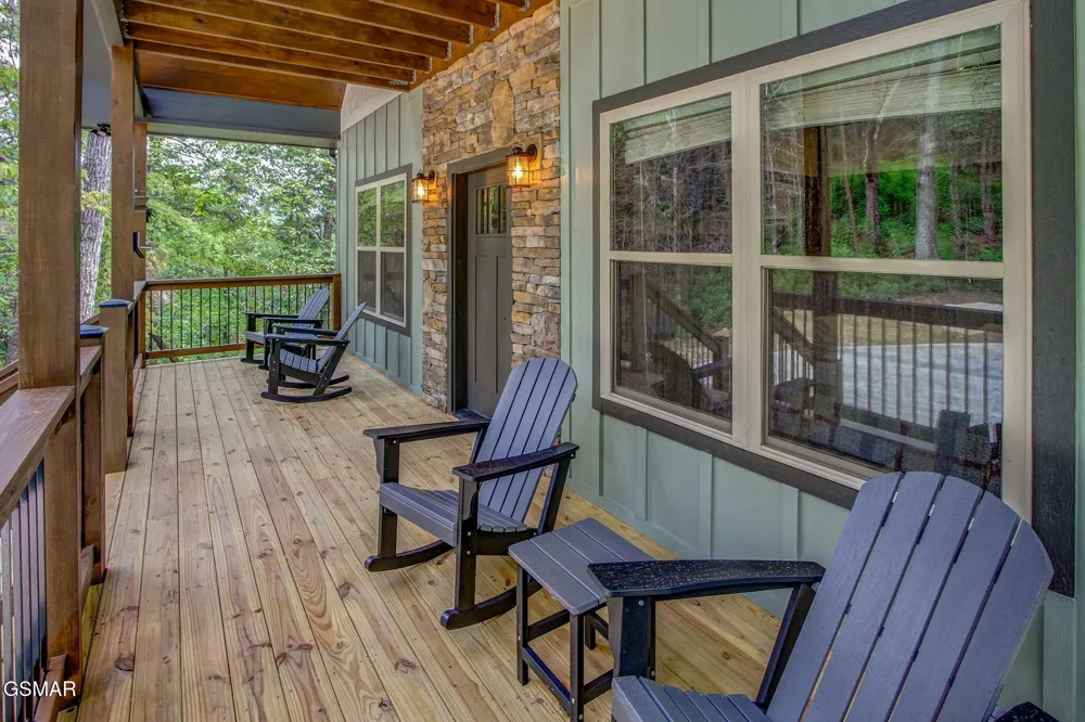 1756 Stinnett Road Sevierville, TN 37876