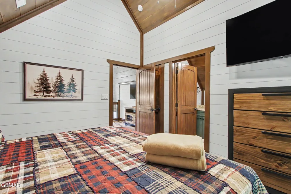 1756 Stinnett Road Sevierville, TN 37876