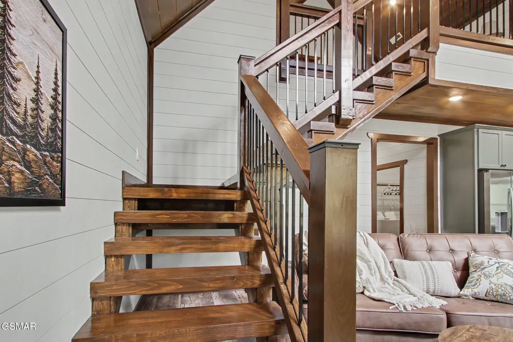 1756 Stinnett Road Sevierville, TN 37876