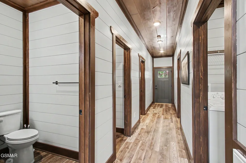 1756 Stinnett Road Sevierville, TN 37876