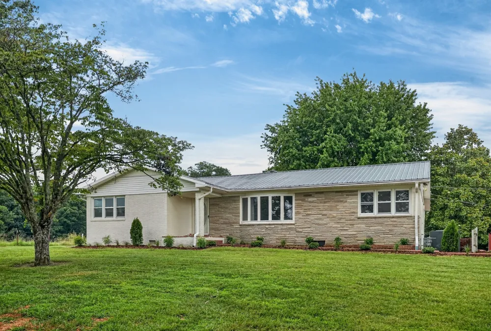 1260 Coconut Ridge Rd Smithville, TN 37166