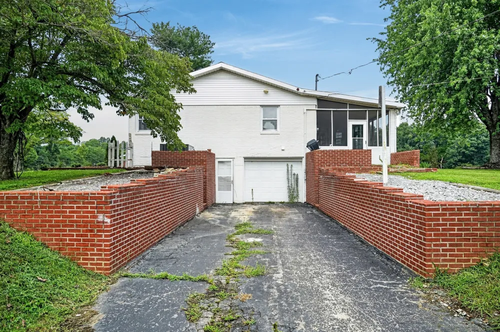 1260 Coconut Ridge Rd Smithville, TN 37166