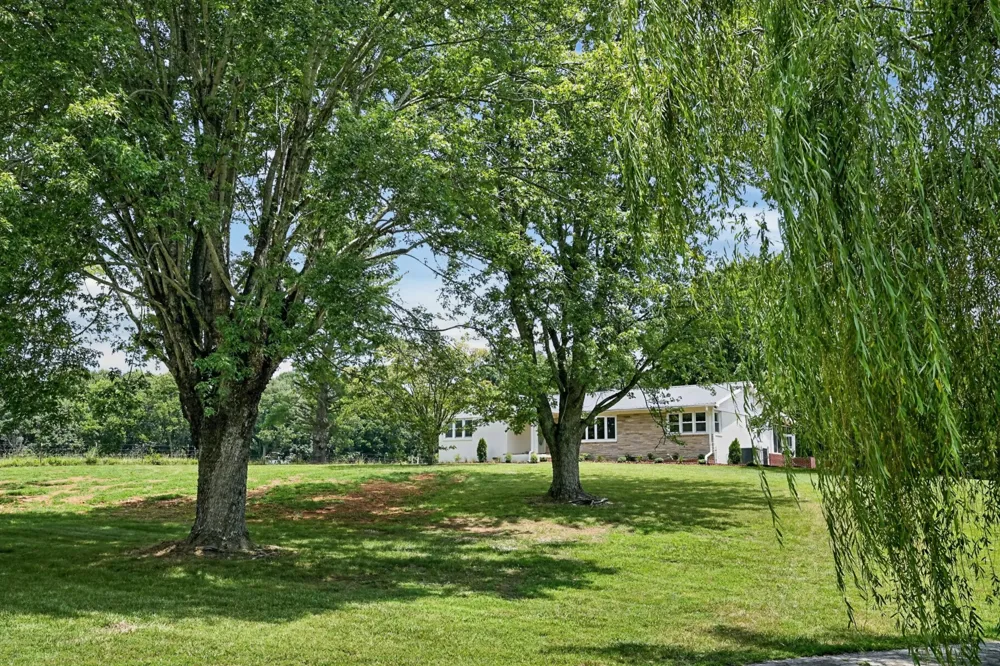 1260 Coconut Ridge Rd Smithville, TN 37166