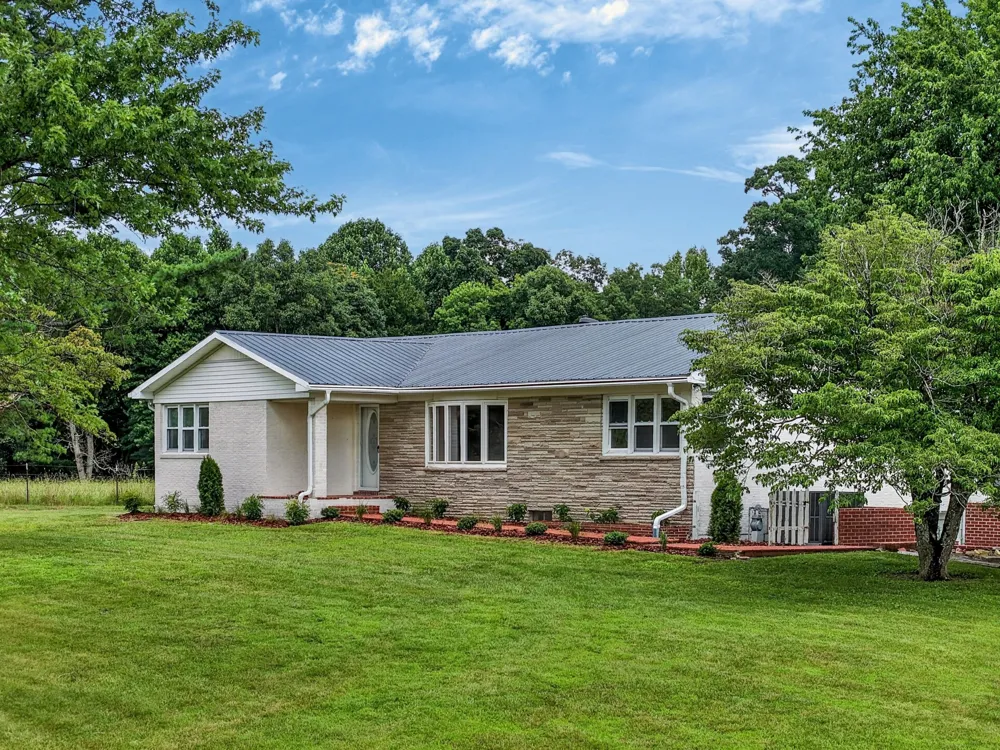 1260 Coconut Ridge Rd Smithville, TN 37166