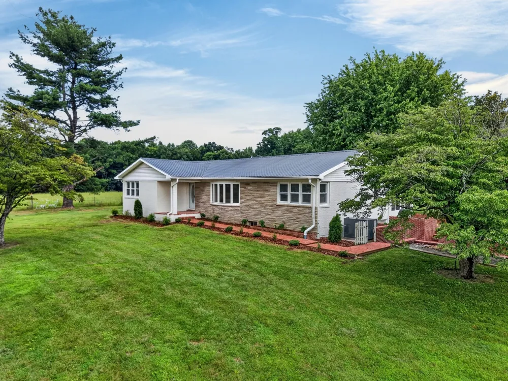 1260 Coconut Ridge Rd Smithville, TN 37166
