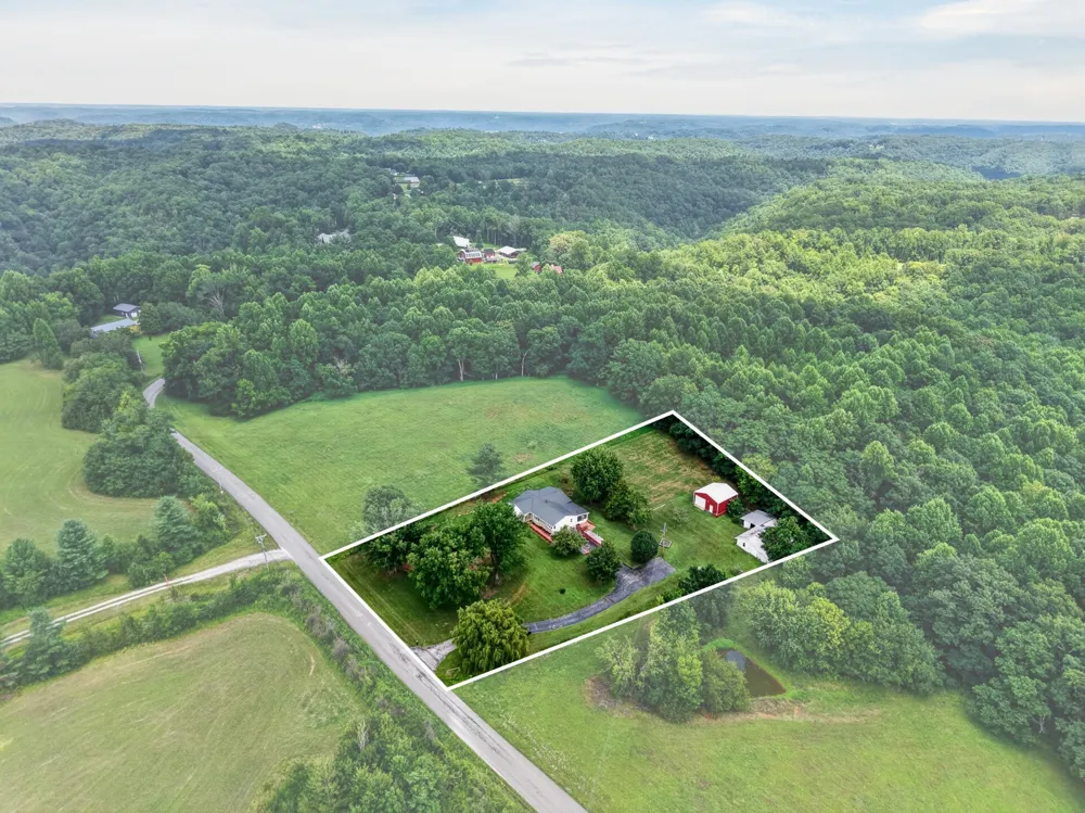 1260 Coconut Ridge Rd Smithville, TN 37166