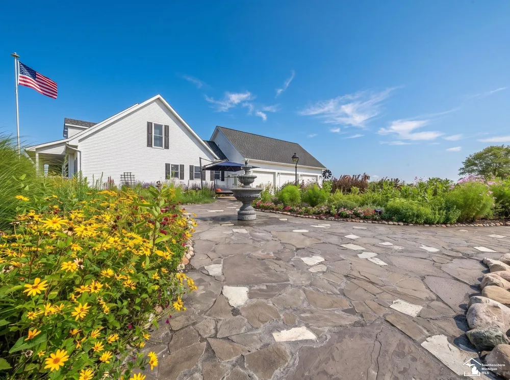 6768 Dennison Road Dundee Township, MI 48131