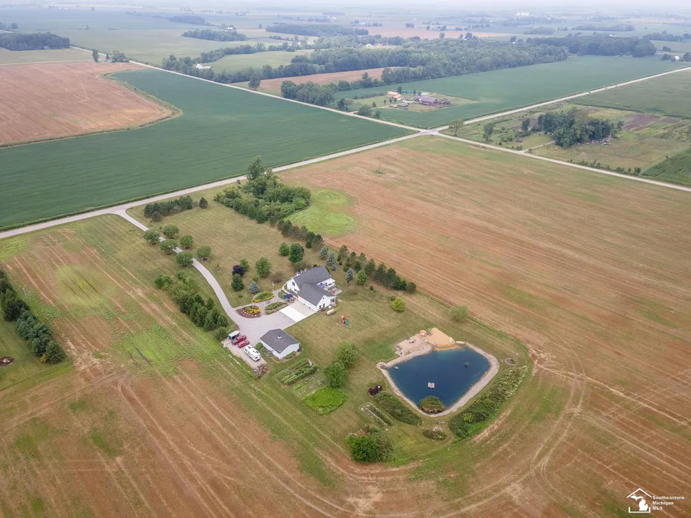 6768 Dennison Road Dundee Township, MI 48131