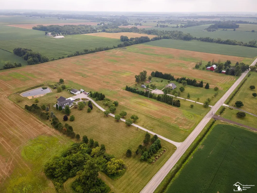 6768 Dennison Road Dundee Township, MI 48131