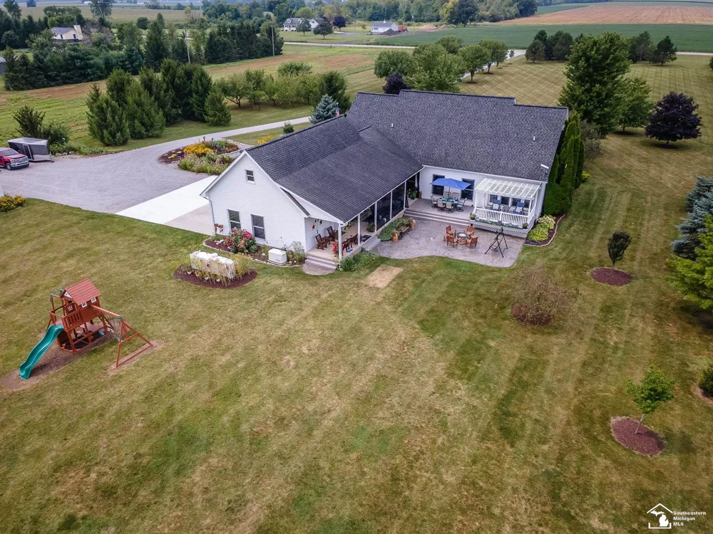 6768 Dennison Road Dundee Township, MI 48131