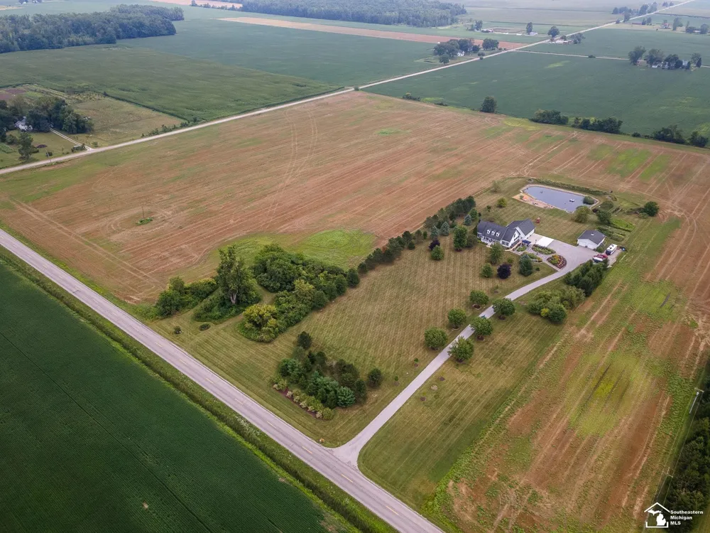6768 Dennison Road Dundee Township, MI 48131