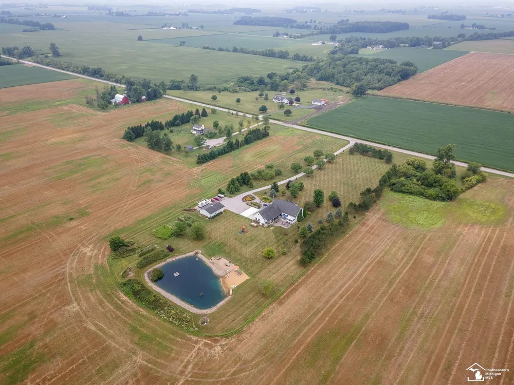 6768 Dennison Road Dundee Township, MI 48131