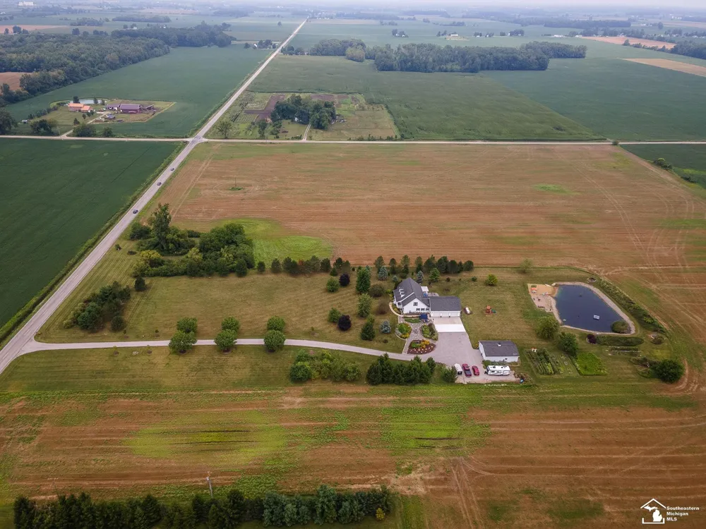 6768 Dennison Road Dundee Township, MI 48131