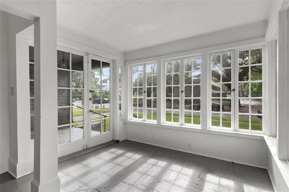 522 S OSCEOLA AVENUE Orlando, FL 32801